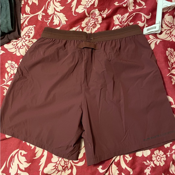 Alphalete Athletics Studio Short 6” Inch Inseam - Picture 2 of 2